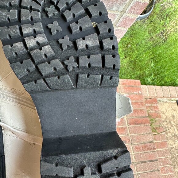 XOXO Gregor Embellished Lug Sole White Combat Boot 8.5M - Picture 8 of 12